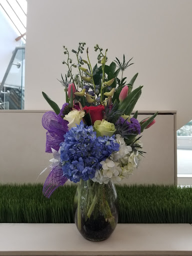 Florist «Event Connoisseur Flowers & Gifts», reviews and photos, 39 New London Turnpike #116, Glastonbury, CT 06033, USA