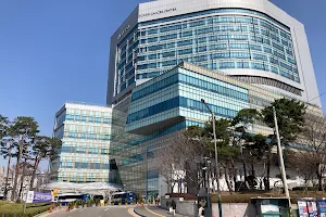 Yonsei Cancer Center image