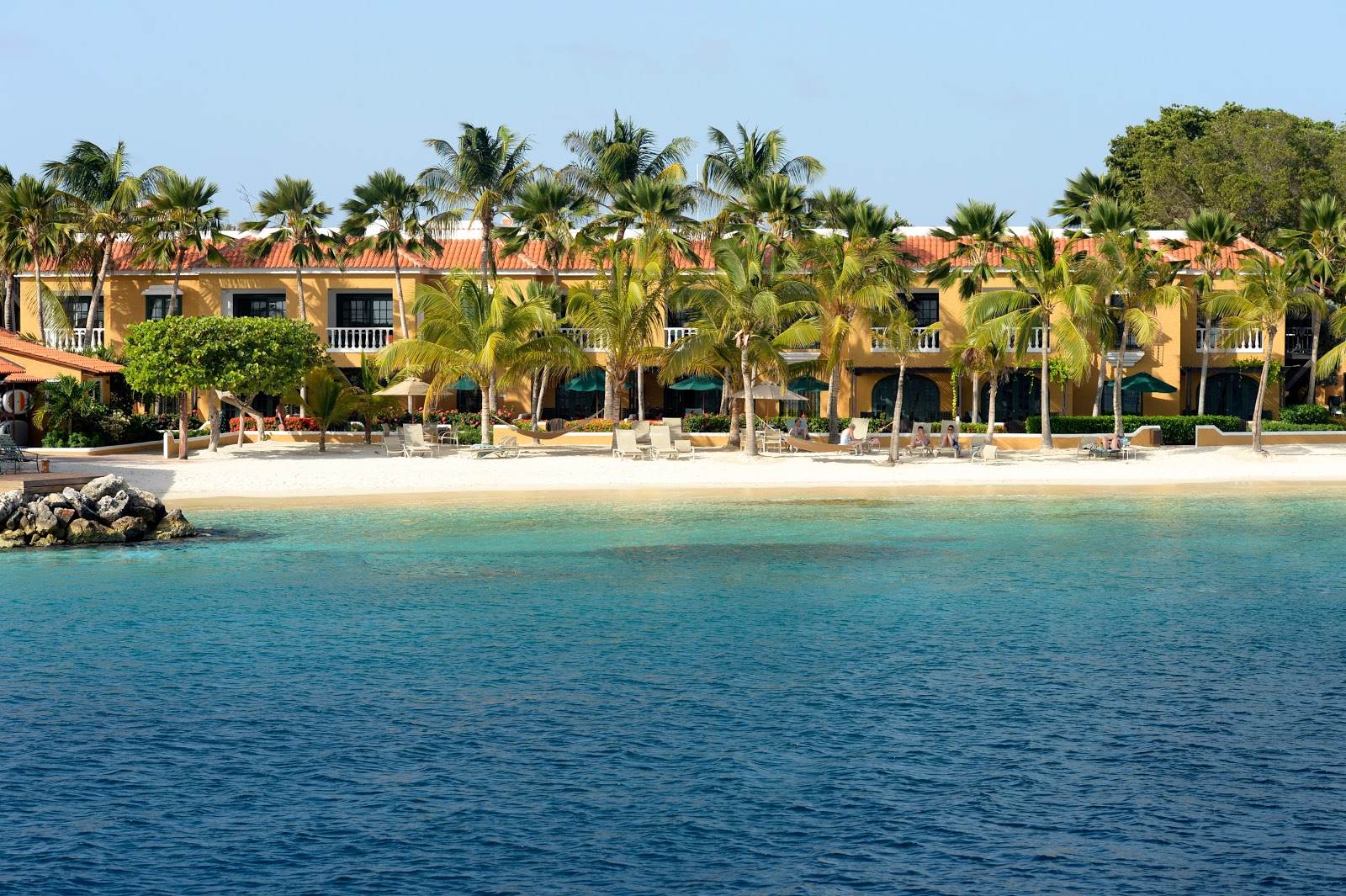 Harbour Village Beach Club'in fotoğrafı - rahatlamayı sevenler arasında popüler bir yer