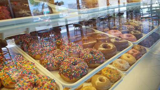 Donut Shop «Rainbow Donuts Cafe & Deli», reviews and photos, 3831 E Thunderbird Rd, Phoenix, AZ 85032, USA