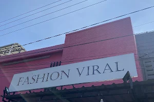 FASHION VIRAL image