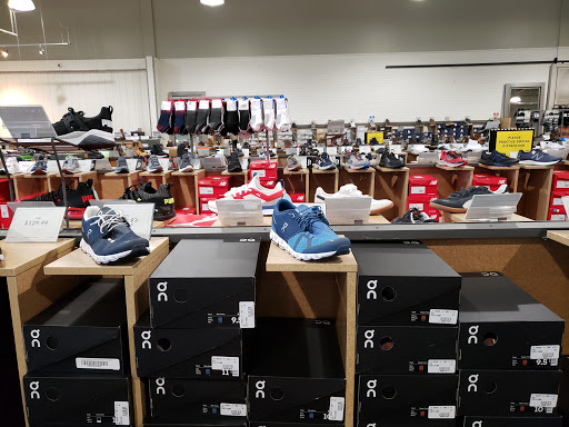 Shoe Store «DSW Designer Shoe Warehouse», reviews and photos, 12997 Fair Lakes Shopping Center, Fairfax, VA 22033, USA