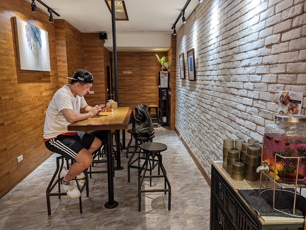 To Be Smoothie 綠果昔 美術館店 的照片