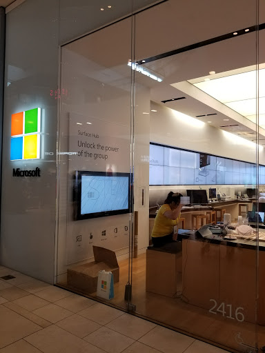 Computer Store «Microsoft Store - Dadeland Mall», reviews and photos, 7535 Dadeland Mall Cir W #2416, Miami, FL 33156, USA