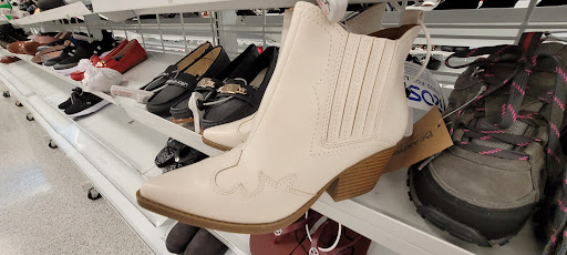 Clothing Store «Ross Dress for Less», reviews and photos, 330 N Hwy 67, Cedar Hill, TX 75104, USA