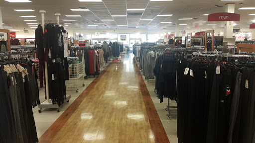 Department Store «T.J. Maxx & HomeGoods», reviews and photos, 111 Taunton St, Plainville, MA 02762, USA
