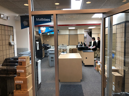 Shipping and Mailing Service «The UPS Store», reviews and photos, 117 S Cook St, Barrington, IL 60010, USA