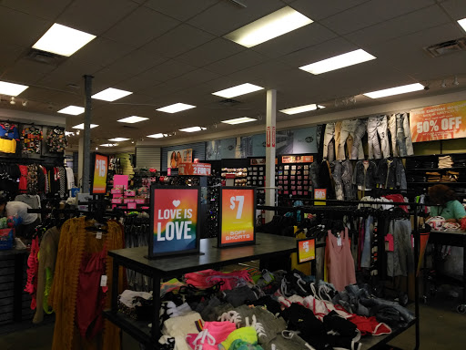 Clothing Store «rue21», reviews and photos, 6765 Hwy 6 N, Houston, TX 77084, USA