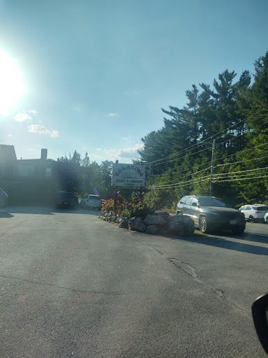 Restaurant «Ellacoya Barn & Grille», reviews and photos, 2667 Lake Shore Rd, Gilford, NH 03249, USA