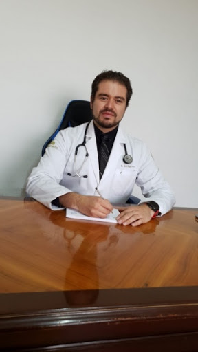 Dr. Carlos Gaitan, Médico general