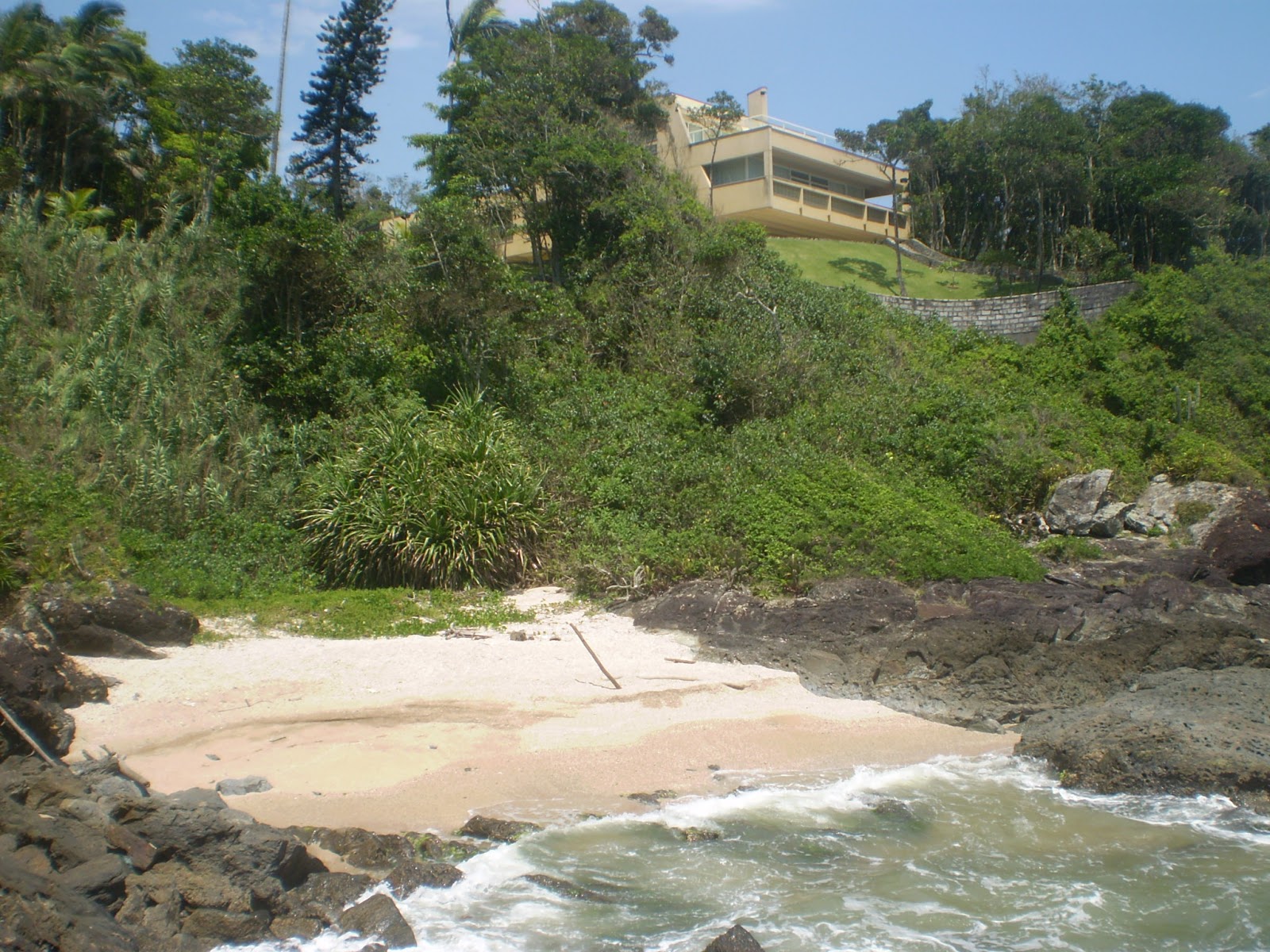 Photo of Praia Pequena with very clean level of cleanliness