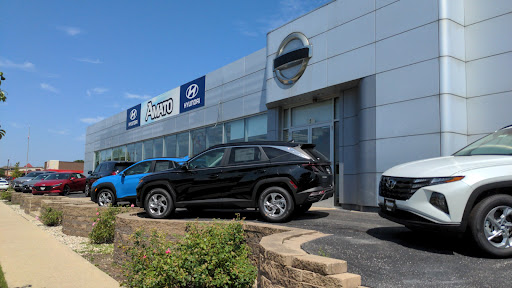 Nissan Dealer «John Amato Nissan», reviews and photos, 5200 N Port Washington Rd, Glendale, WI 53217, USA