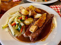 Plats et boissons du Restaurant français Au virage Lepic à Paris - n°3