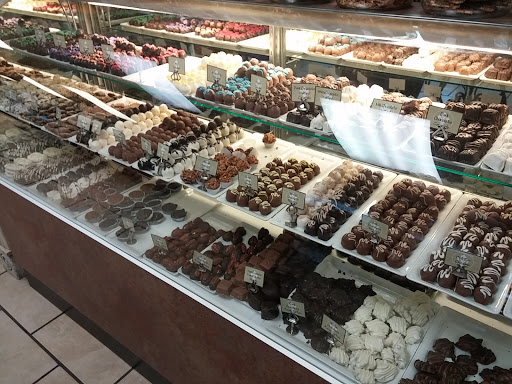 Gourmet Grocery Store «J. Edwards Fine Chocolates & Gourmet Cakes», reviews and photos, 2106 W Sycamore St, Kokomo, IN 46901, USA