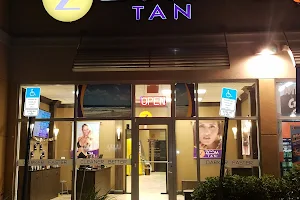 Zoom Tan image