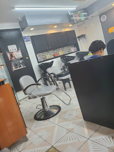 Beauty Salon «Carmen & Blanca Beauty Salon», reviews and photos, 289 E 167th St, Bronx, NY 10456, USA