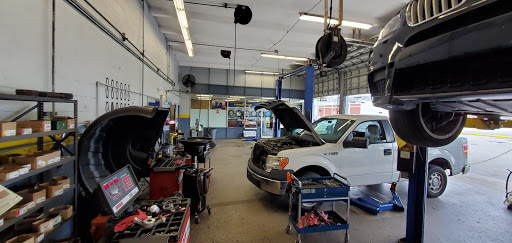 Tire Shop «Goodyear Auto Service Center», reviews and photos, 3690 Bird Rd, Coral Gables, FL 33133, USA