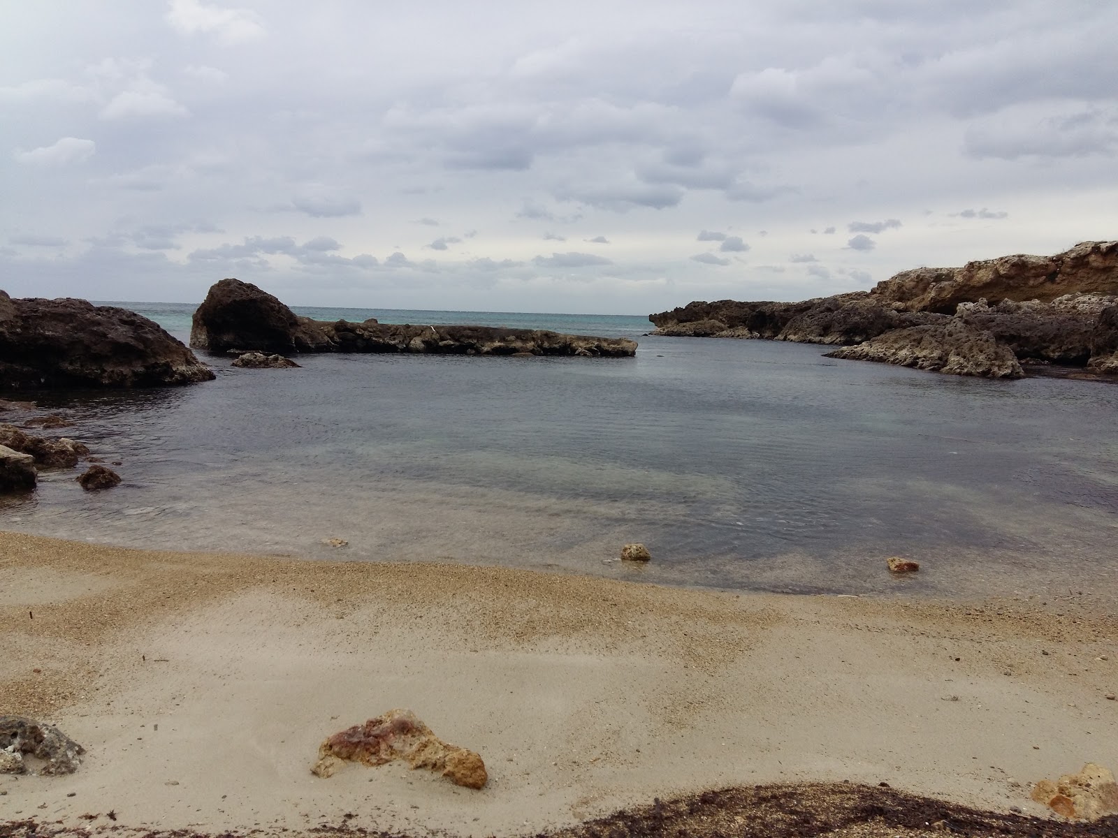 Photo de Via Bouganville beach avec petite baie