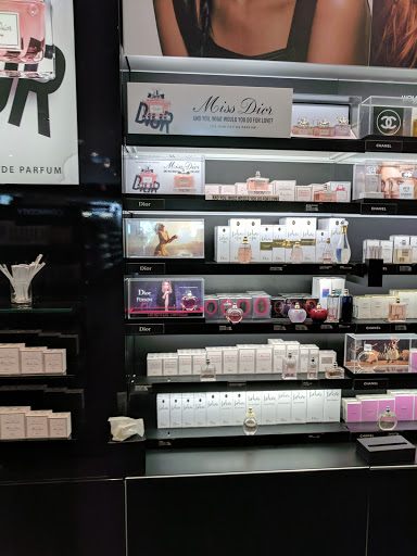 Cosmetics Store «SEPHORA», reviews and photos, 4766 Admiralty Way C1-3, Marina Del Ray, CA 90202, USA