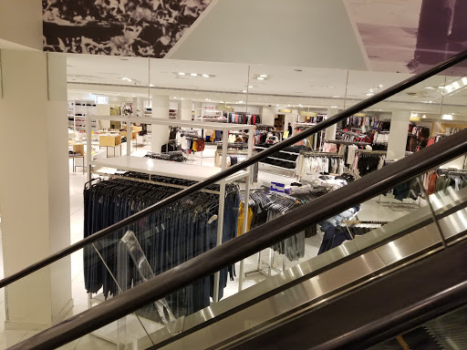 Clothing Store «Forever 21», reviews and photos, 1 Garden State Plaza Blvd, Paramus, NJ 07652, USA