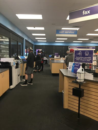 Print Shop «FedEx Office Print & Ship Center», reviews and photos, 393 W Shaw Ave a, Clovis, CA 93612, USA