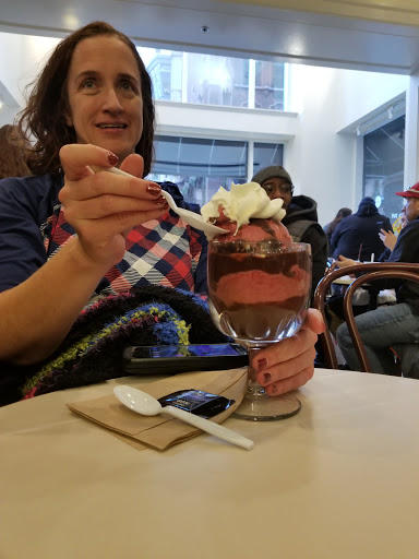 Chocolate Shop «Ghirardelli Ice Cream and Chocolate Shop», reviews and photos, 830 N Michigan Ave, Chicago, IL 60611, USA