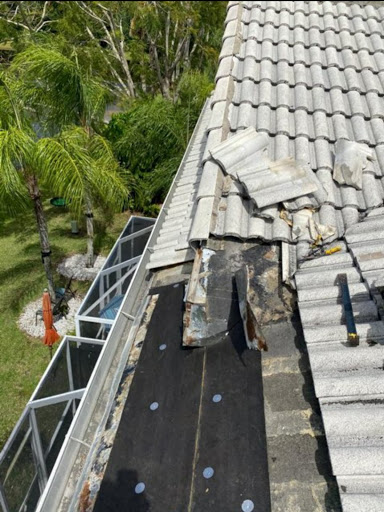 Roofing Contractor «Suntek Roofing», reviews and photos, 2608 SW 45th St, Fort Lauderdale, FL 33312, USA