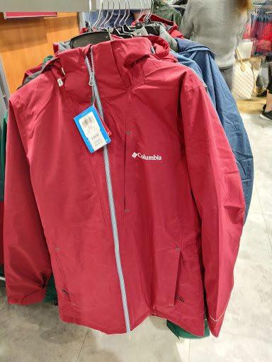 Sportswear Store «Columbia Sportswear Outlet Store», reviews and photos, 447 Great Mall Dr, Milpitas, CA 95035, USA