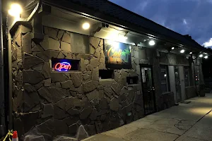 Cali Bar & Grill Lounge image