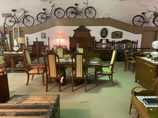 Thrift Store «Pocket Change Thrift, Antiques, and re-purpose store», reviews and photos, 1300 E State St, Alliance, OH 44601, USA