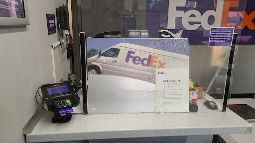 Shipping and Mailing Service «FedEx Ship Center», reviews and photos, 18 Roland Ave, Mt Laurel, NJ 08054, USA