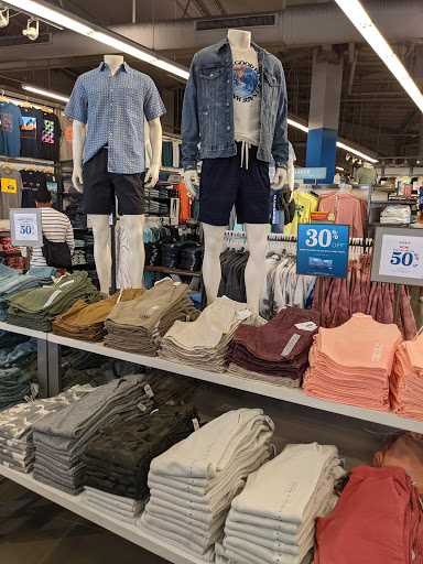Clothing Store «Old Navy», reviews and photos, 634 Spectrum Center Dr, Irvine, CA 92618, USA
