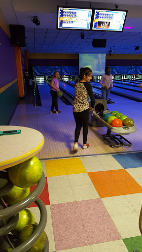 Bowling Alley «Farmingdale Lanes», reviews and photos, 999 Conklin St A, Farmingdale, NY 11735, USA