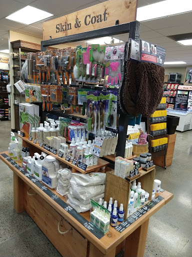 Pet Supply Store «Mud Bay», reviews and photos, 2100 SE 164th Ave, Vancouver, WA 98683, USA