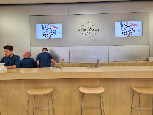 Computer Store «Apple La Cantera», reviews and photos, 15900 La Cantera Pkwy, San Antonio, TX 78256, USA