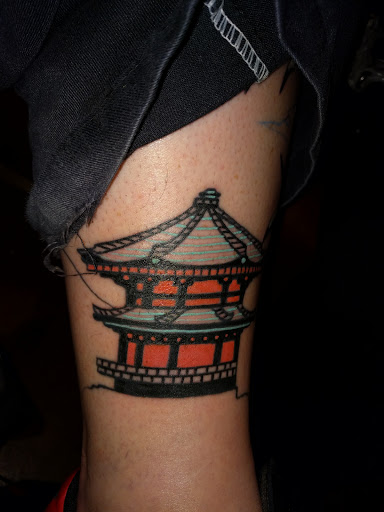 Tattoo Shop «Silver Fox Tattoo», reviews and photos, 533 10th St NW, Atlanta, GA 30318, USA