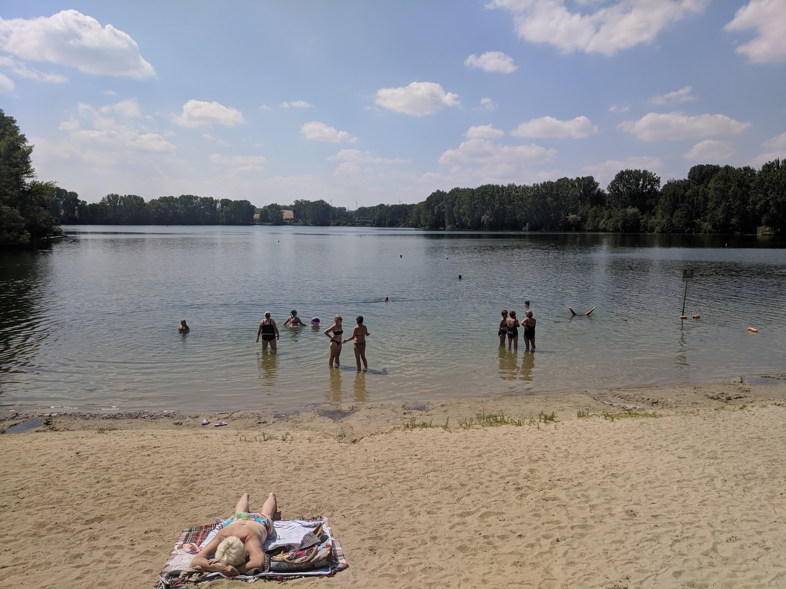 Foto van Strandbad Kretzschau met turquoise puur water oppervlakte
