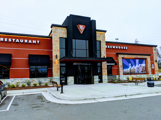 Shopping Mall «Hanes Mall», reviews and photos, 3320 Silas Creek Pkwy, Winston-Salem, NC 27103, USA