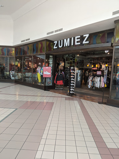 Clothing Store «Zumiez», reviews and photos, 3065 NY-50, Saratoga Springs, NY 12866, USA