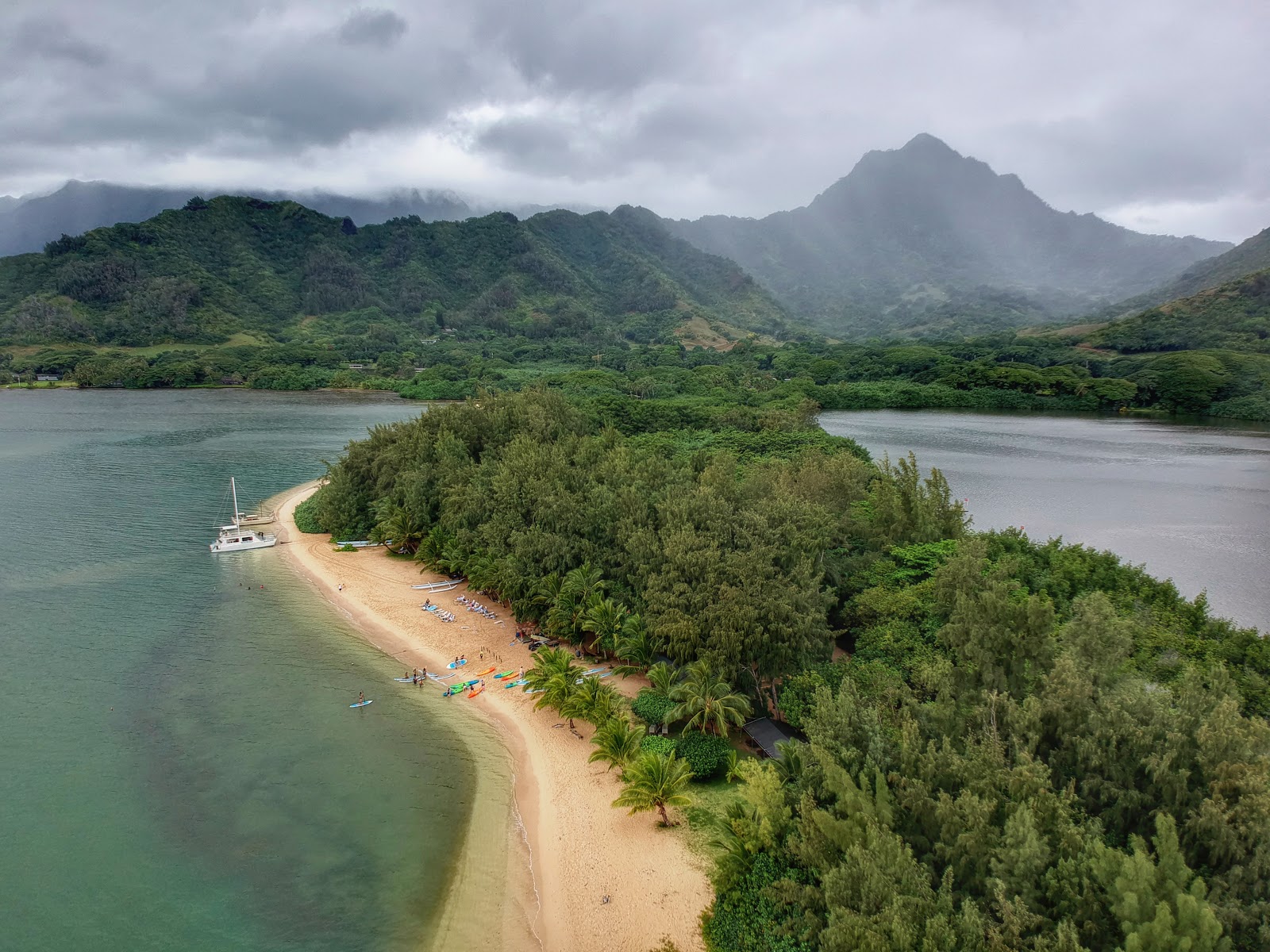 Photo de Secret Island Beach zone des équipements