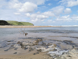 Kobole beach'in fotoğrafı kirli temizlik seviyesi ile