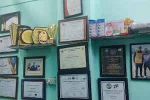 Aazeen Physiotherapy Centre image