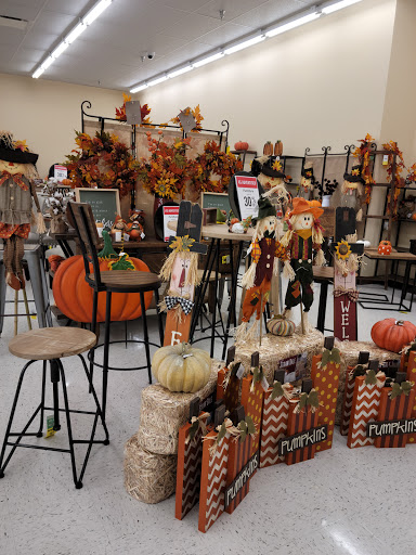 Craft Store «Hobby Lobby», reviews and photos, 290 Hawthorn Village Commons, Vernon Hills, IL 60061, USA