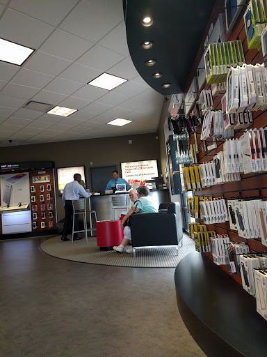 Cell Phone Store «Verizon Authorized Retailer – Cellular Sales», reviews and photos, 3971 Veterans Memorial Pkwy #840, St Peters, MO 63376, USA