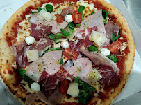 Pizza du Pizzeria Via milano casa famiglia à Saint-Priest - n°20