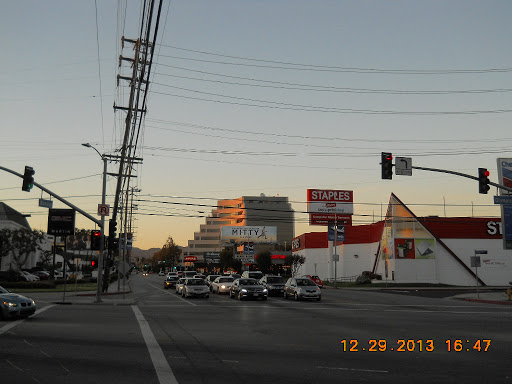Office Supply Store «Staples», reviews and photos, 2052 S Bundy Dr, West Los Angeles, CA 90025, USA