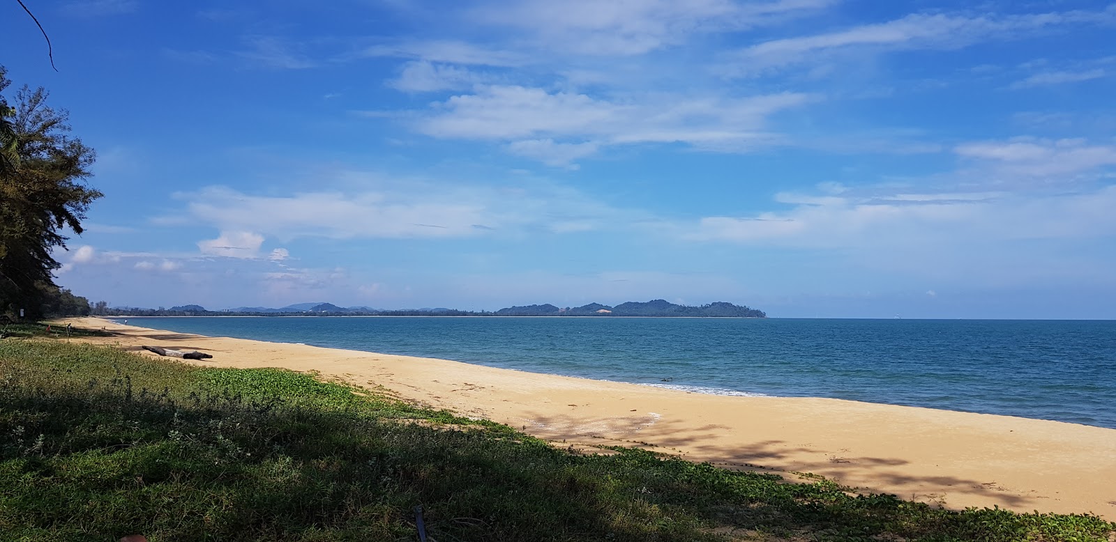Cherating Beach'in fotoğrafı - rahatlamayı sevenler arasında popüler bir yer