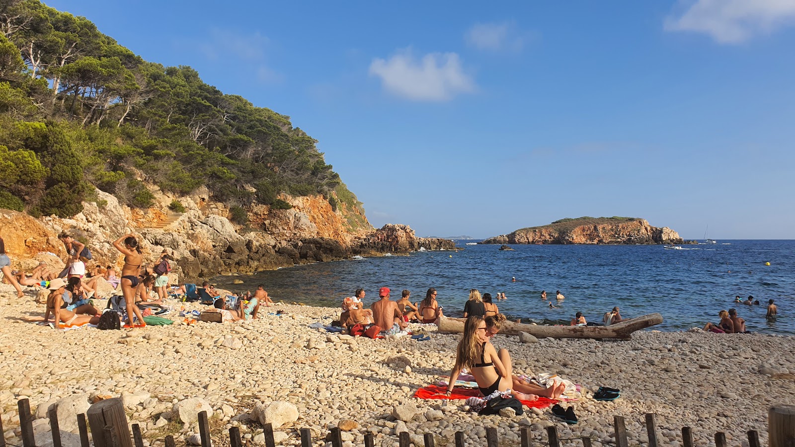 Plage des Engraviers'in fotoğrafı çok temiz temizlik seviyesi ile