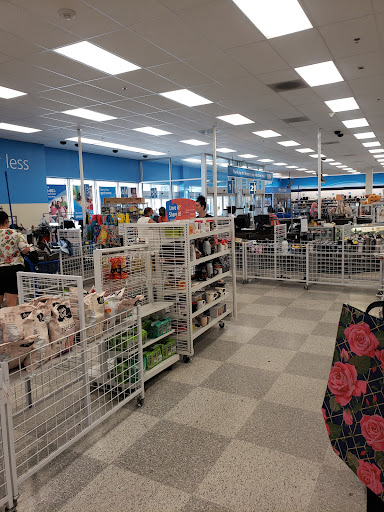 Clothing Store «Ross Dress for Less», reviews and photos, 523 S MacDade Blvd, Holmes, PA 19043, USA