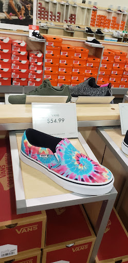 Shoe Store «DSW Designer Shoe Warehouse», reviews and photos, 13711 S Tamiami Trail, Fort Myers, FL 33912, USA